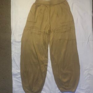 Gold tight waist sweatpants